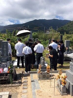 安江墓地にてお墓開き