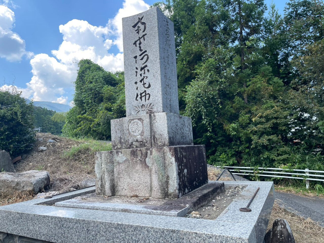 岐阜県の海津市南濃町で、墓石洗浄を行いました