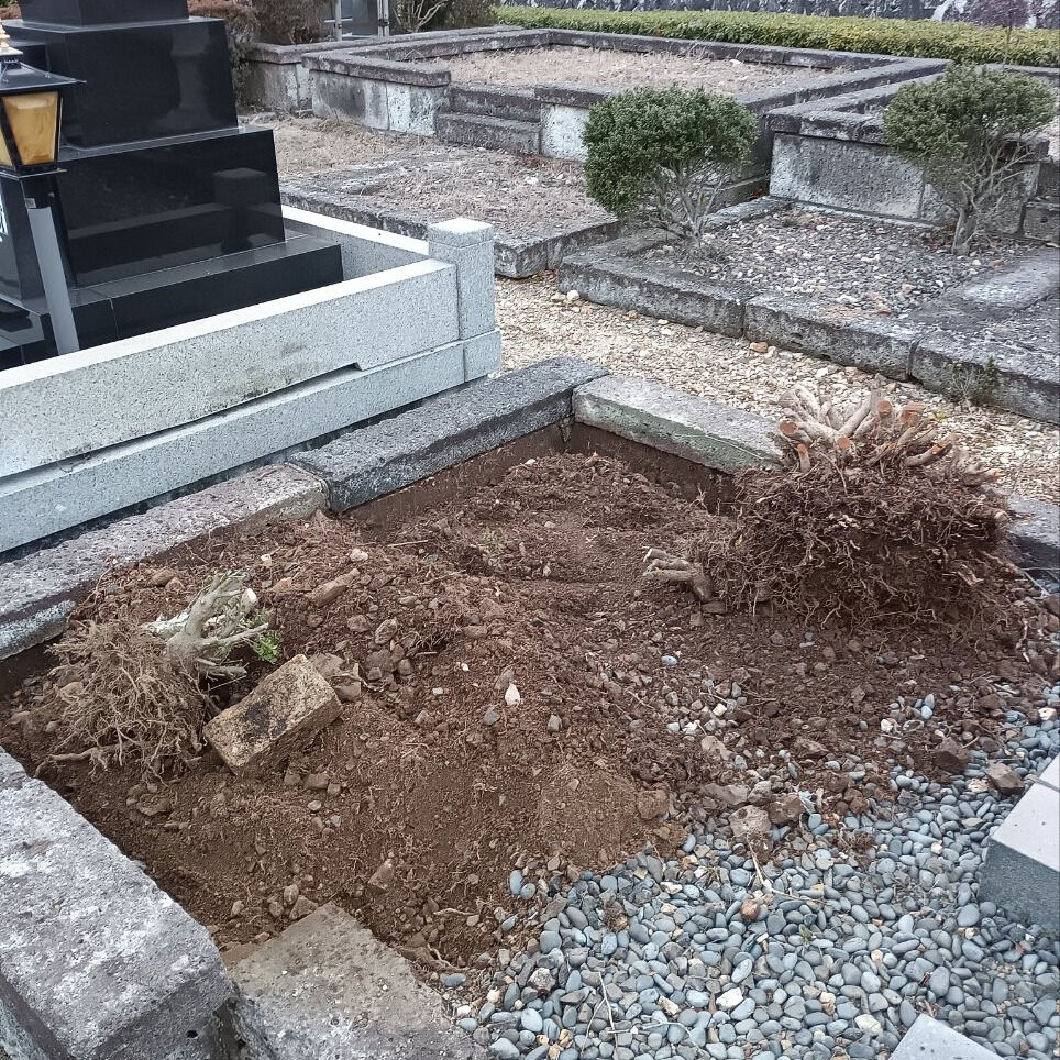 岐阜県海津市の圓満寺霊苑にて、新たに墓石の工事が始まりました