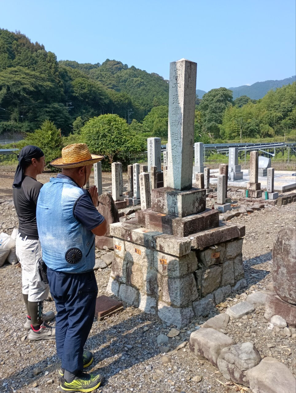 ①石碑の移設再建工事