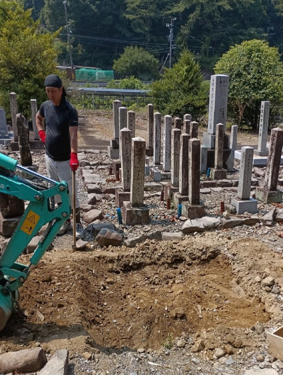 ①石碑の移設再建工事