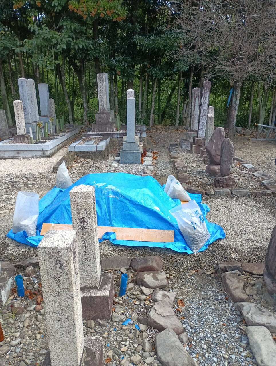 ②石碑の移設再建工事