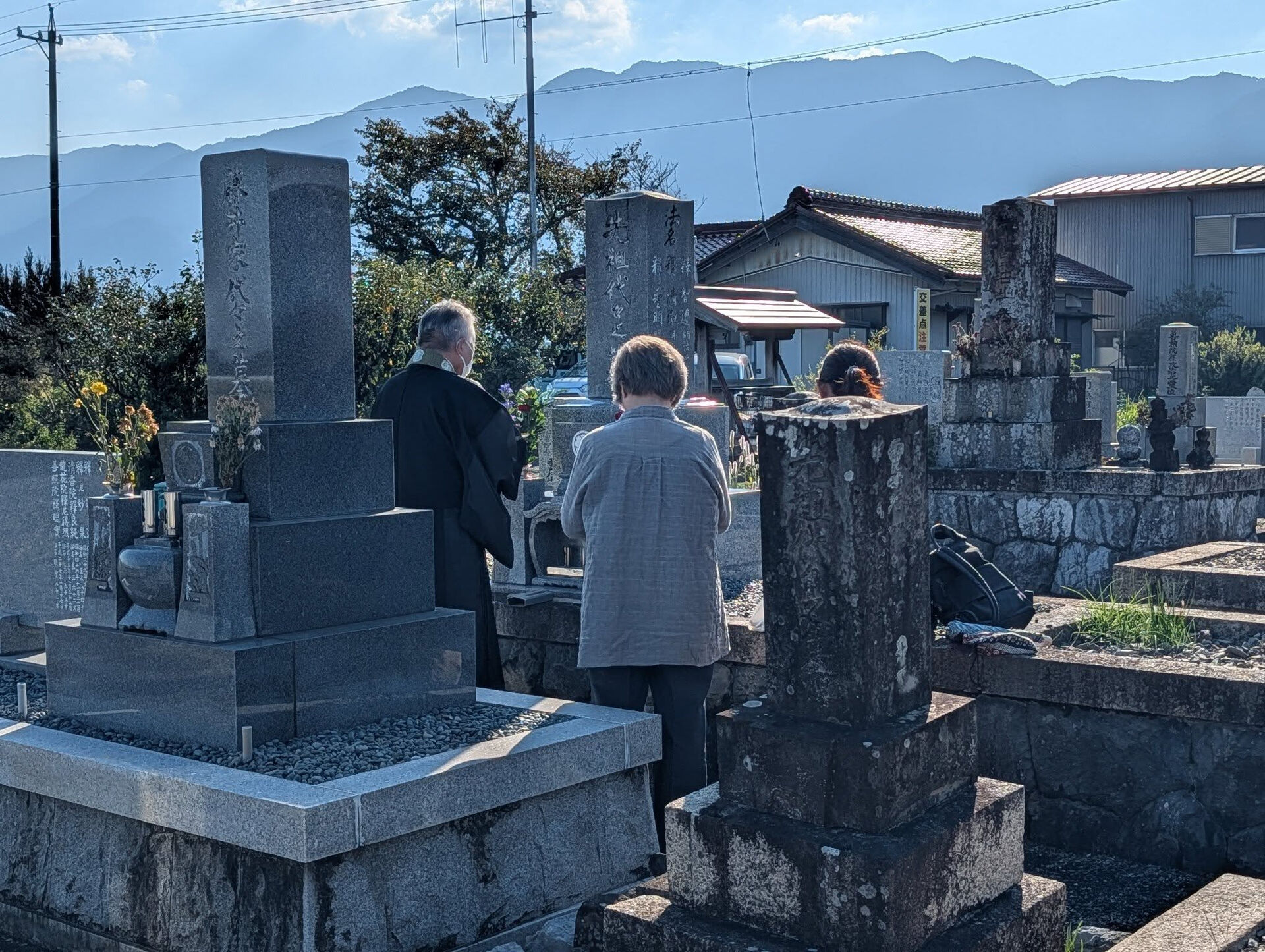 墓じまいのご依頼をいただき、養老町の宇田墓地での閉眼法要に立
