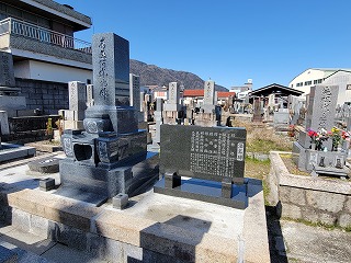 高田墓地にて建て替え工事